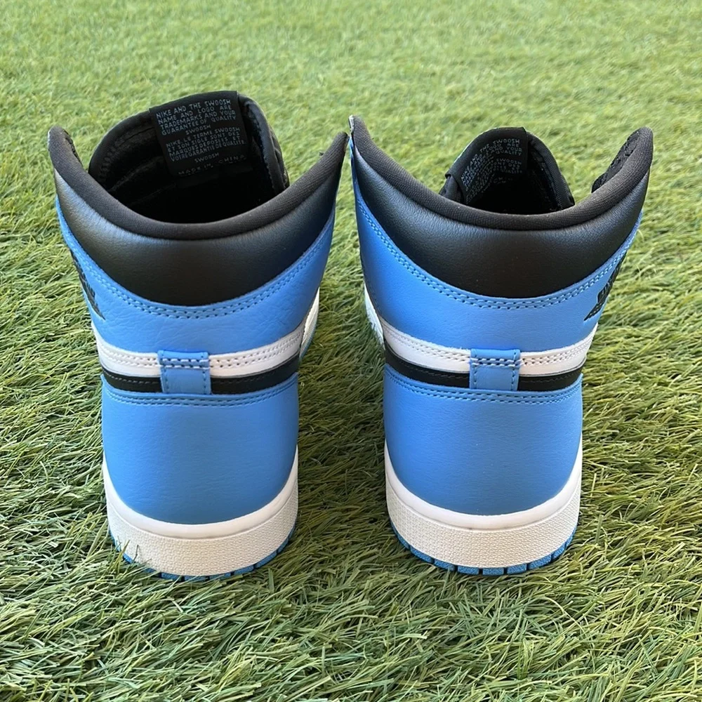 Air Jordan 1 Retro High OG - Picture 3 of 6
